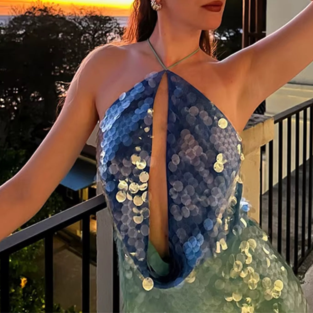 Leila™ | Vestido Corto con Detalles de Espalda Abierta y Colores Vibrantes