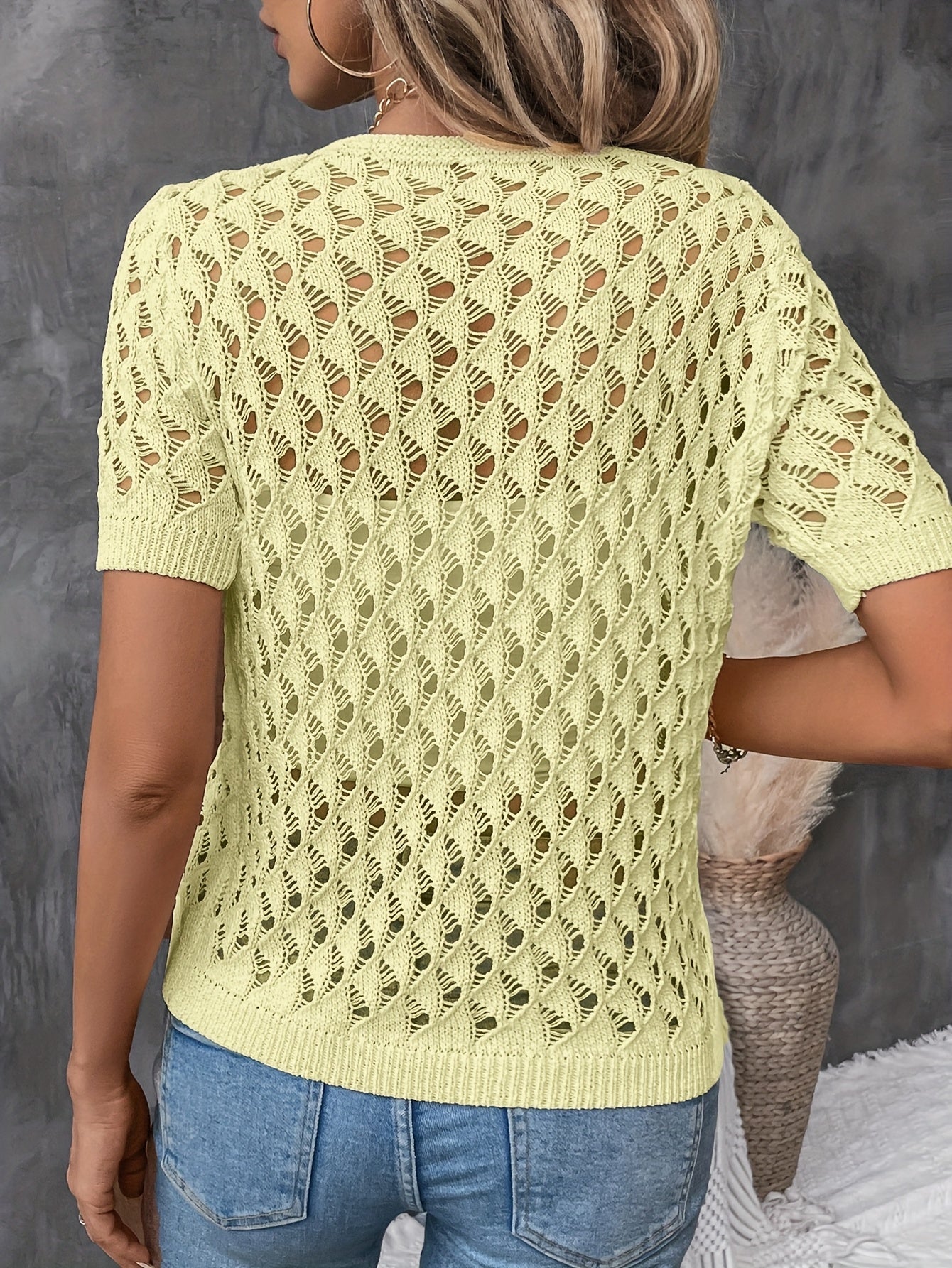 Evé™ | Top de Punto con Diseño Calado para un Look Fresco y Elegante