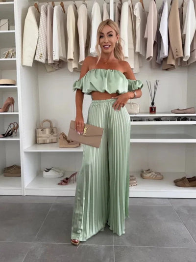 Delena™ | Conjunto satinado con top off-shoulder y pantalón plisado