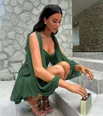 Noa™ | Vestido corto negro con mangas vaporosas