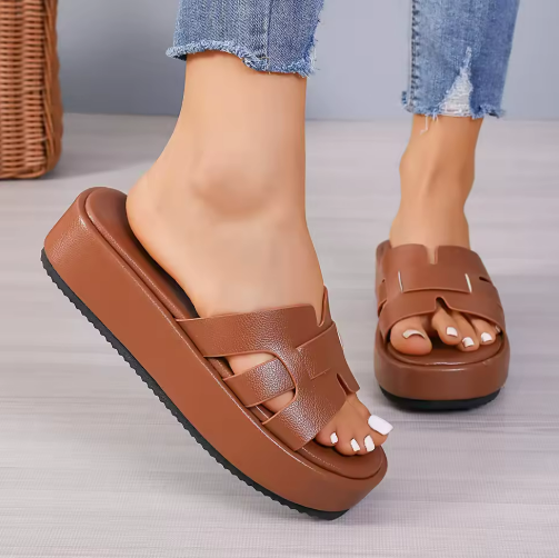 Siliona™ | Sandalia Elevada y Cómoda